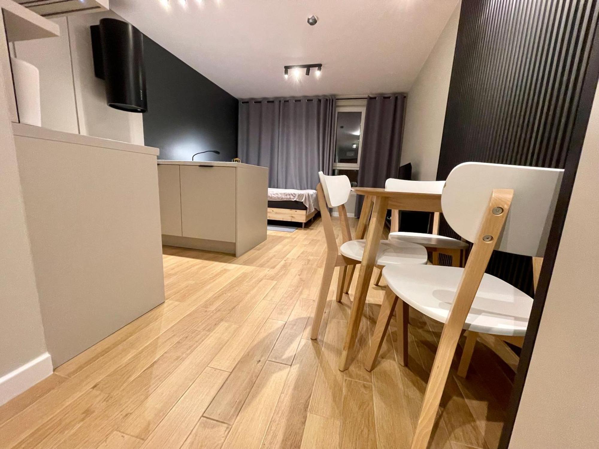 Time&house Pileckiego Przy Centrum Onkologi I Klinice Novum Apartament Na Wylacznosc Pokoj,sypialnia,lozko, Lazienka,kuchnia Lägenhet *